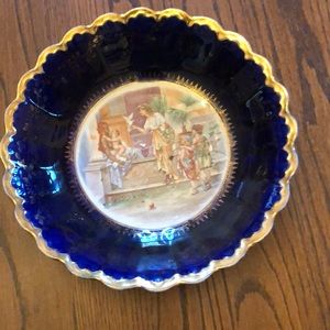 10 inch flow blue bowl with Roman design